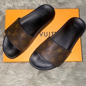 🤩Louis Vuitton Waterfront Mules Slides Shoes 7/8